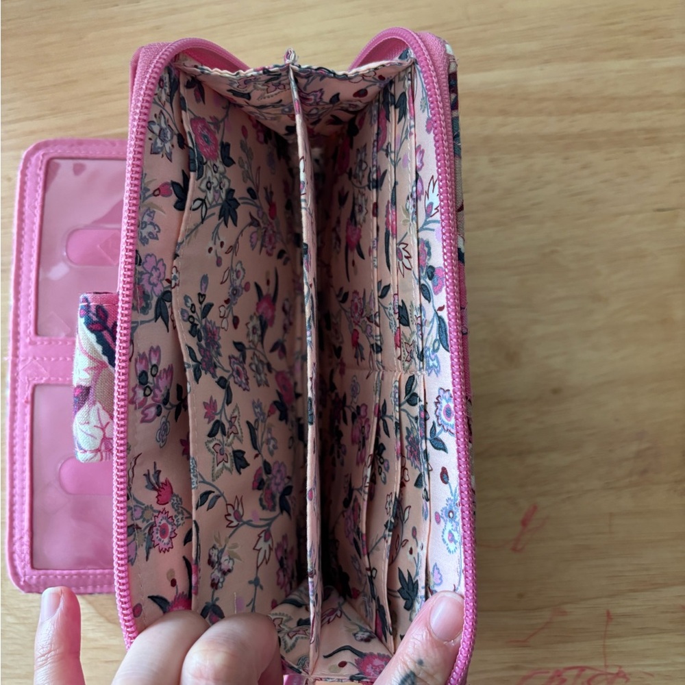 Vera Bradley RFID Turnlock Wallet- Botanical Paisley Pink - Picture 3 of 4